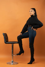 Load image into Gallery viewer, HALLE